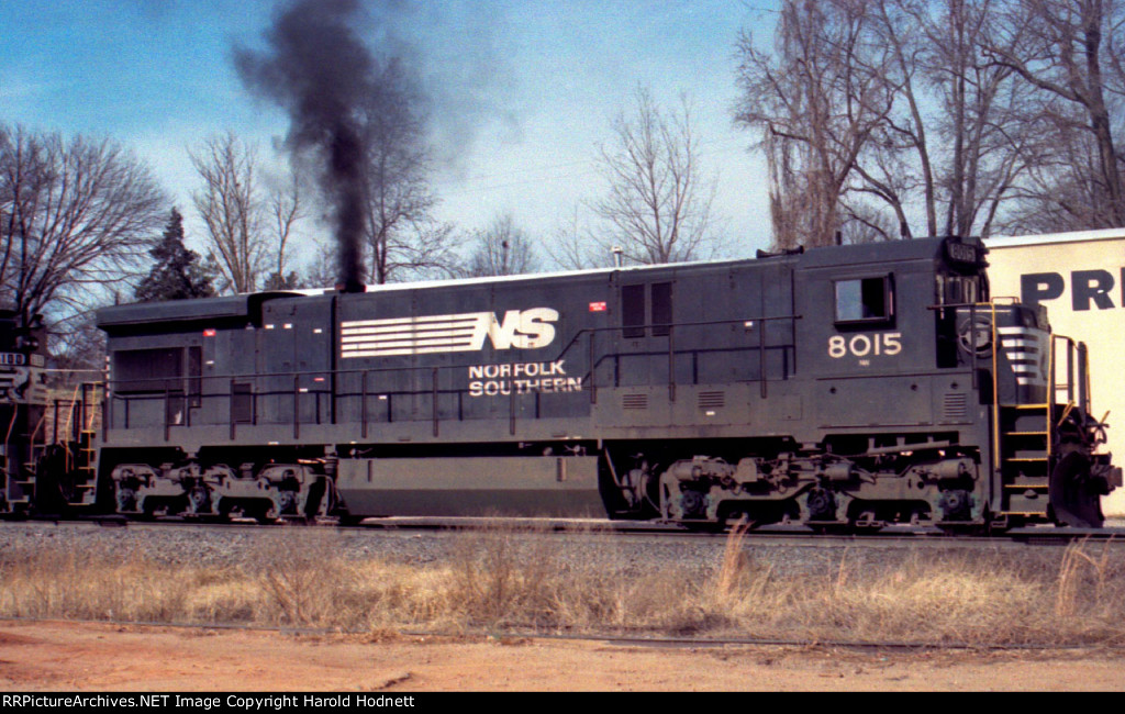 NS 8015